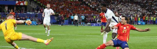 开云官网-重伤归来攻入绝杀制胜球！奥亚萨瓦尔诠释天道酬勤